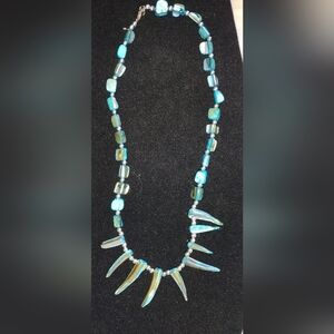 TEAL MOTHER OF PEARL necklace